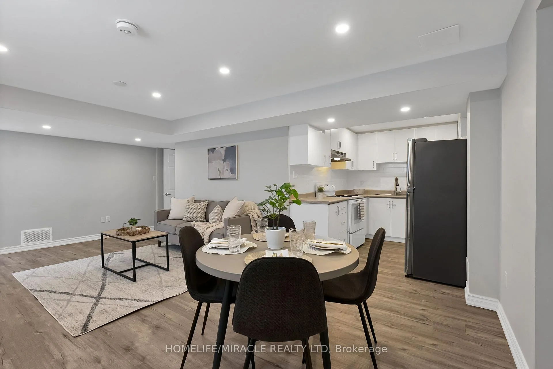 Photo 36 of 12 Ringway Road, Brampton, Northwest Brampton — HOMEH