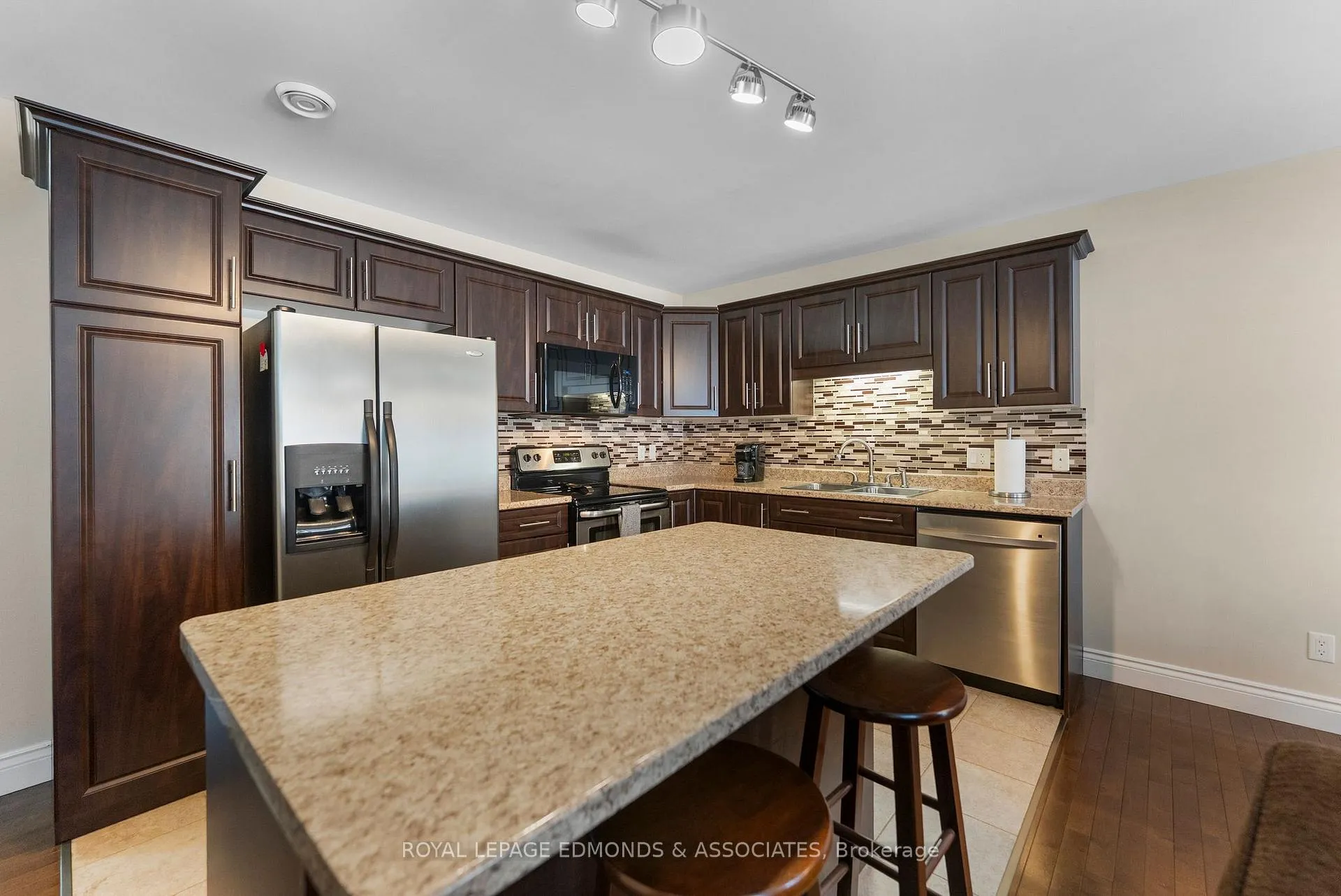 Photo 10 of 27 Winston Avenue, Petawawa — HOMEH