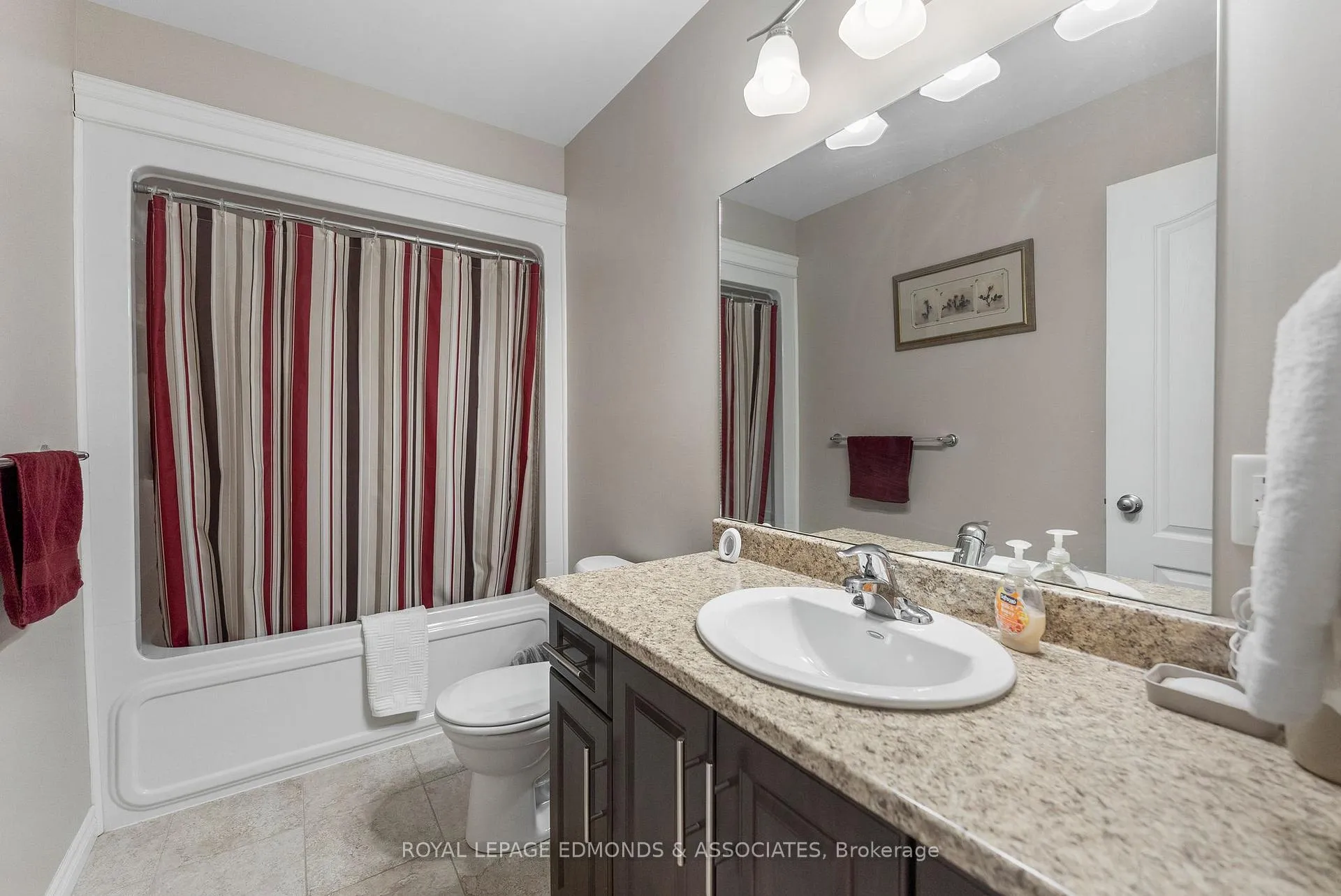 Photo 21 of 27 Winston Avenue, Petawawa — HOMEH