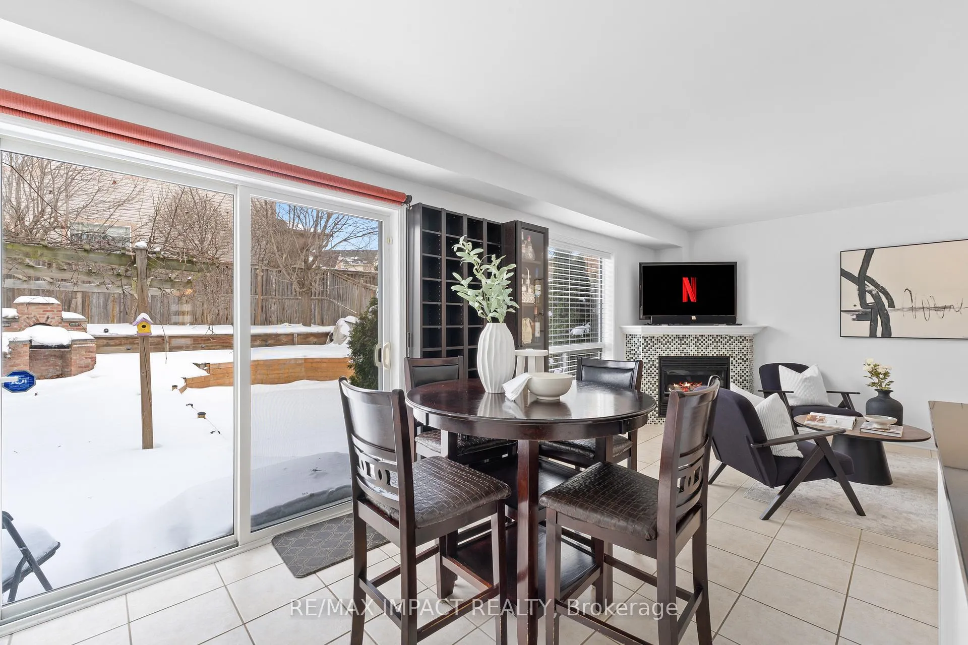 Photo 8 of 549 Brasswinds Trail, Oshawa, Pinecrest — HOMEH