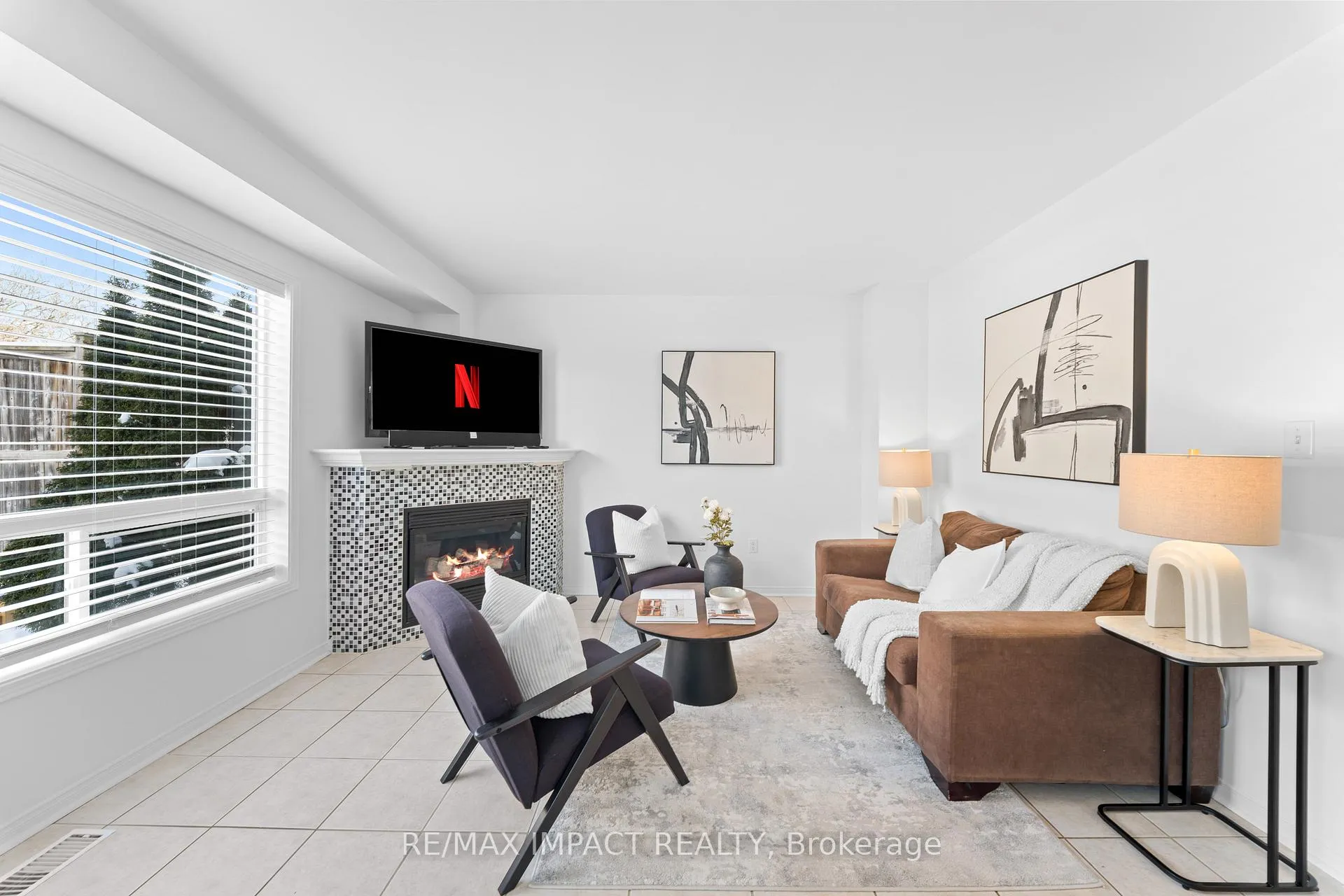 Photo 9 of 549 Brasswinds Trail, Oshawa, Pinecrest — HOMEH