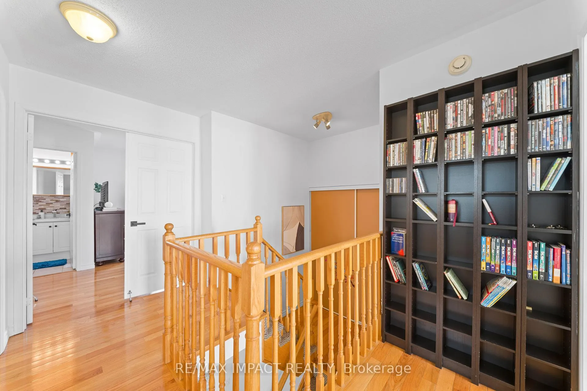 Photo 11 of 549 Brasswinds Trail, Oshawa, Pinecrest — HOMEH