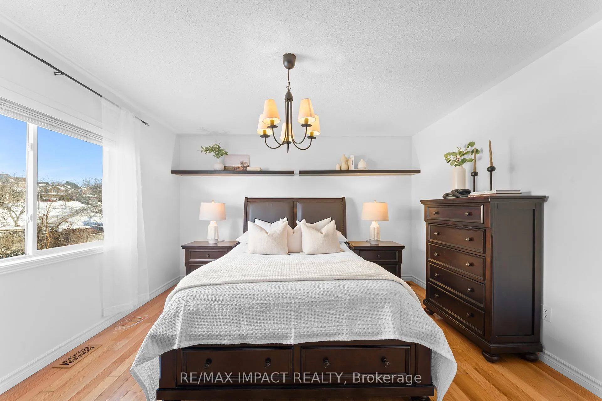 Photo 13 of 549 Brasswinds Trail, Oshawa, Pinecrest — HOMEH