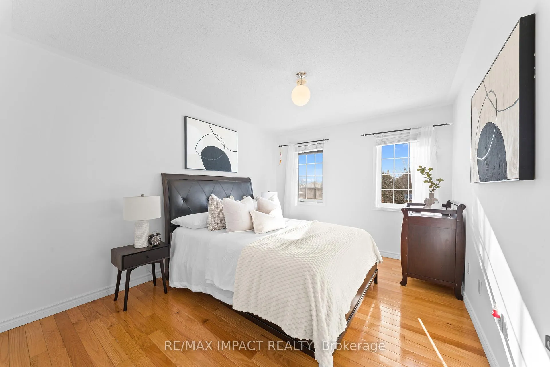 Photo 16 of 549 Brasswinds Trail, Oshawa, Pinecrest — HOMEH