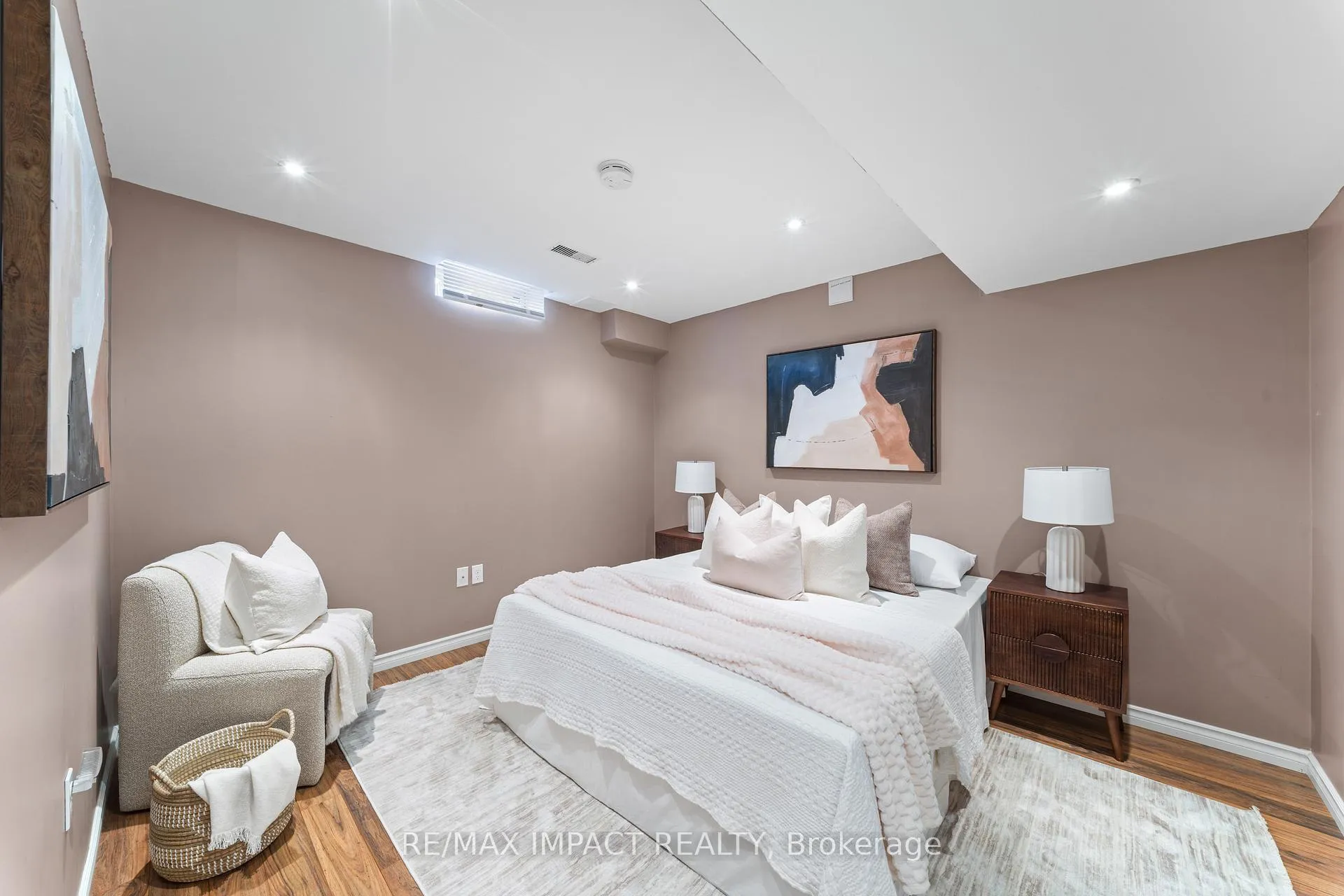 Photo 21 of 549 Brasswinds Trail, Oshawa, Pinecrest — HOMEH