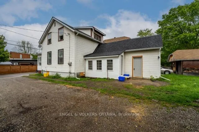 Photo 6 of 55 Ogden Avenue, Smiths Falls — HOMEH