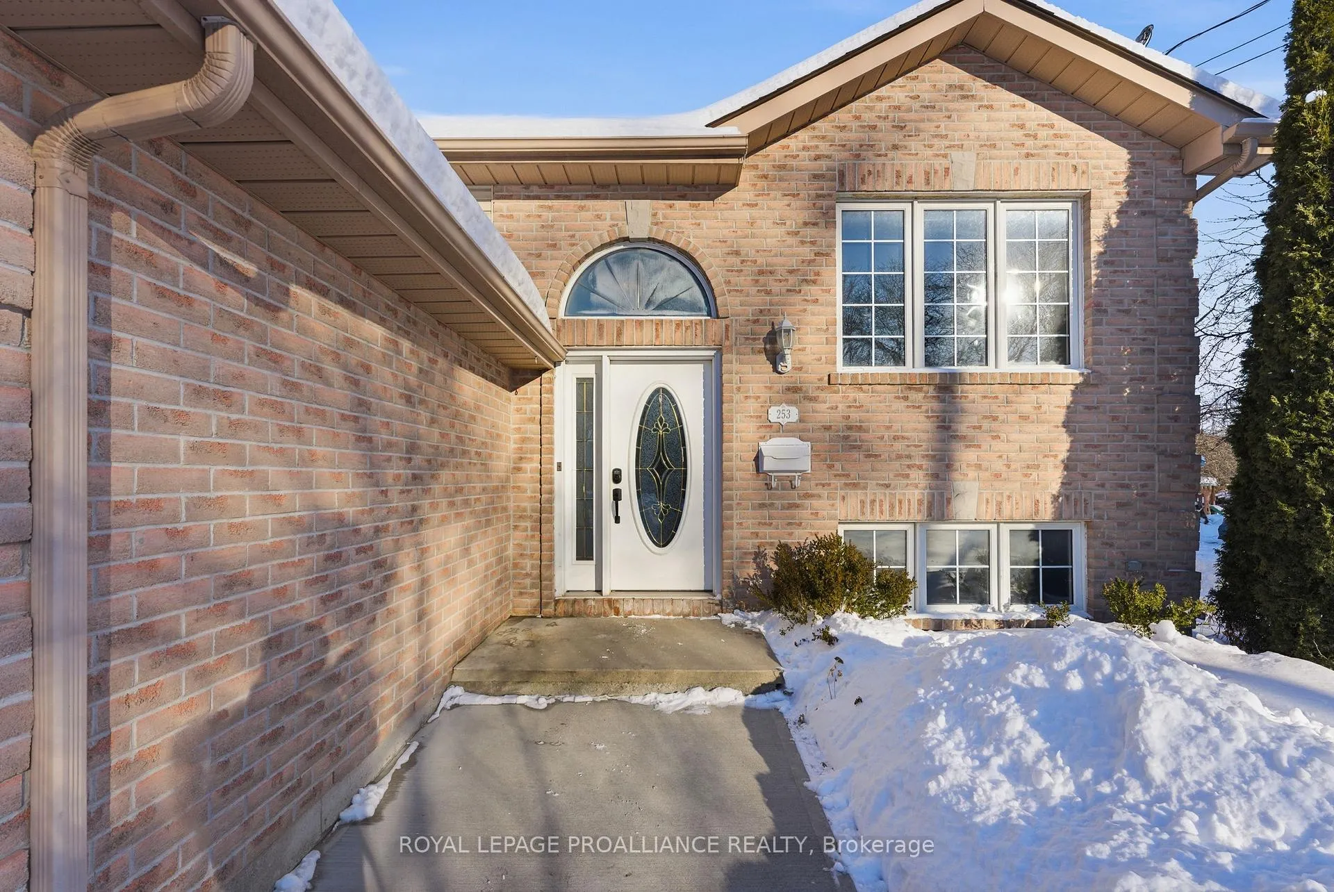 Photo 3 of 253 Herchimer Avenue, Belleville, Belleville Ward — HOMEH