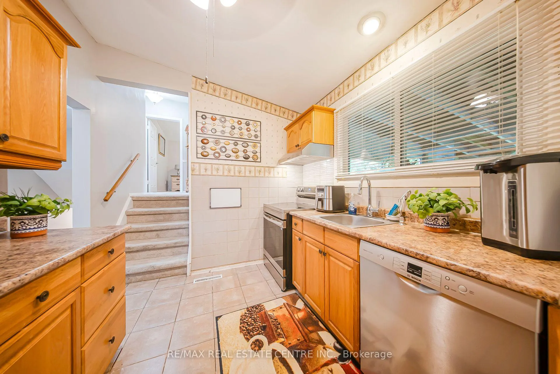 Photo 9 of 23 Coral Drive, Hamilton, Lawfield — HOMEH