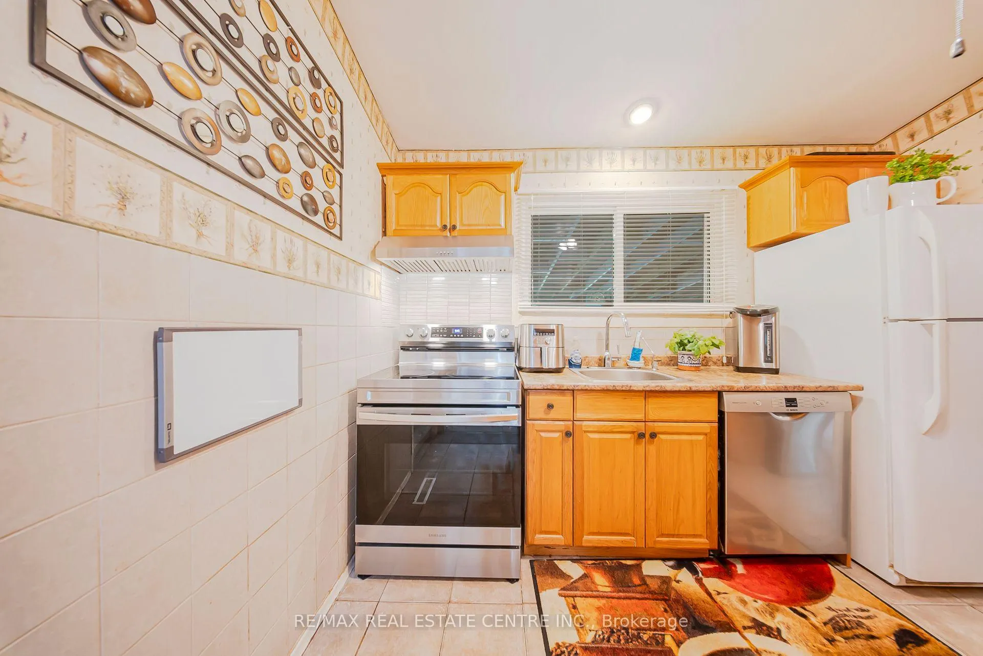 Photo 10 of 23 Coral Drive, Hamilton, Lawfield — HOMEH