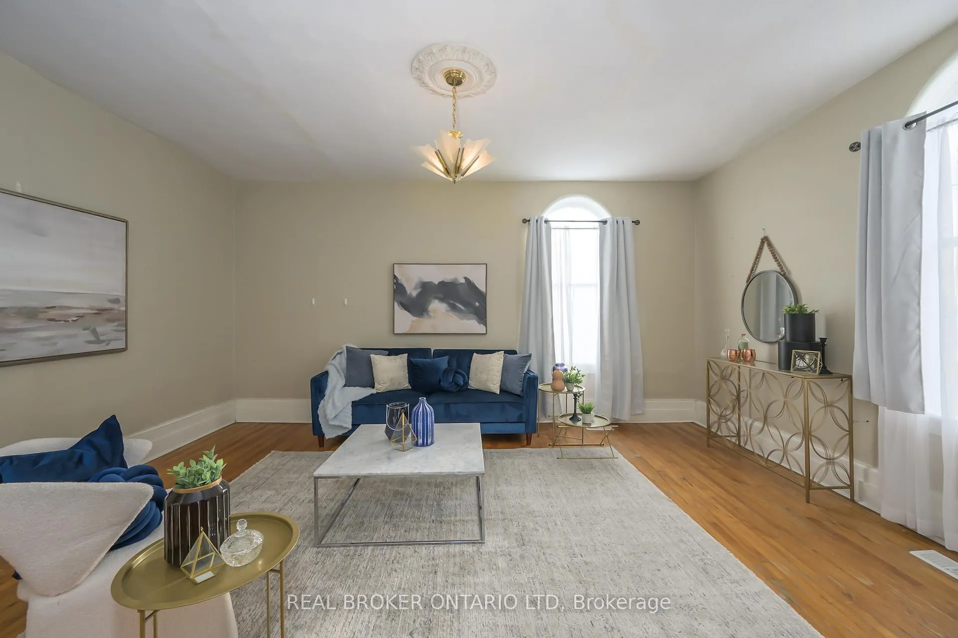 Photo 4 of 222 Ellen Street, North Middlesex, Parkhill — HOMEH