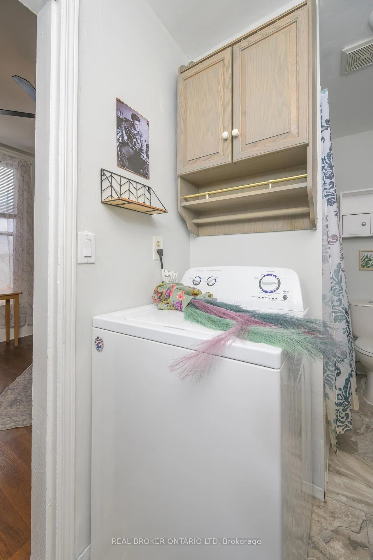 Photo 17 of 222 Ellen Street, North Middlesex, Parkhill — HOMEH