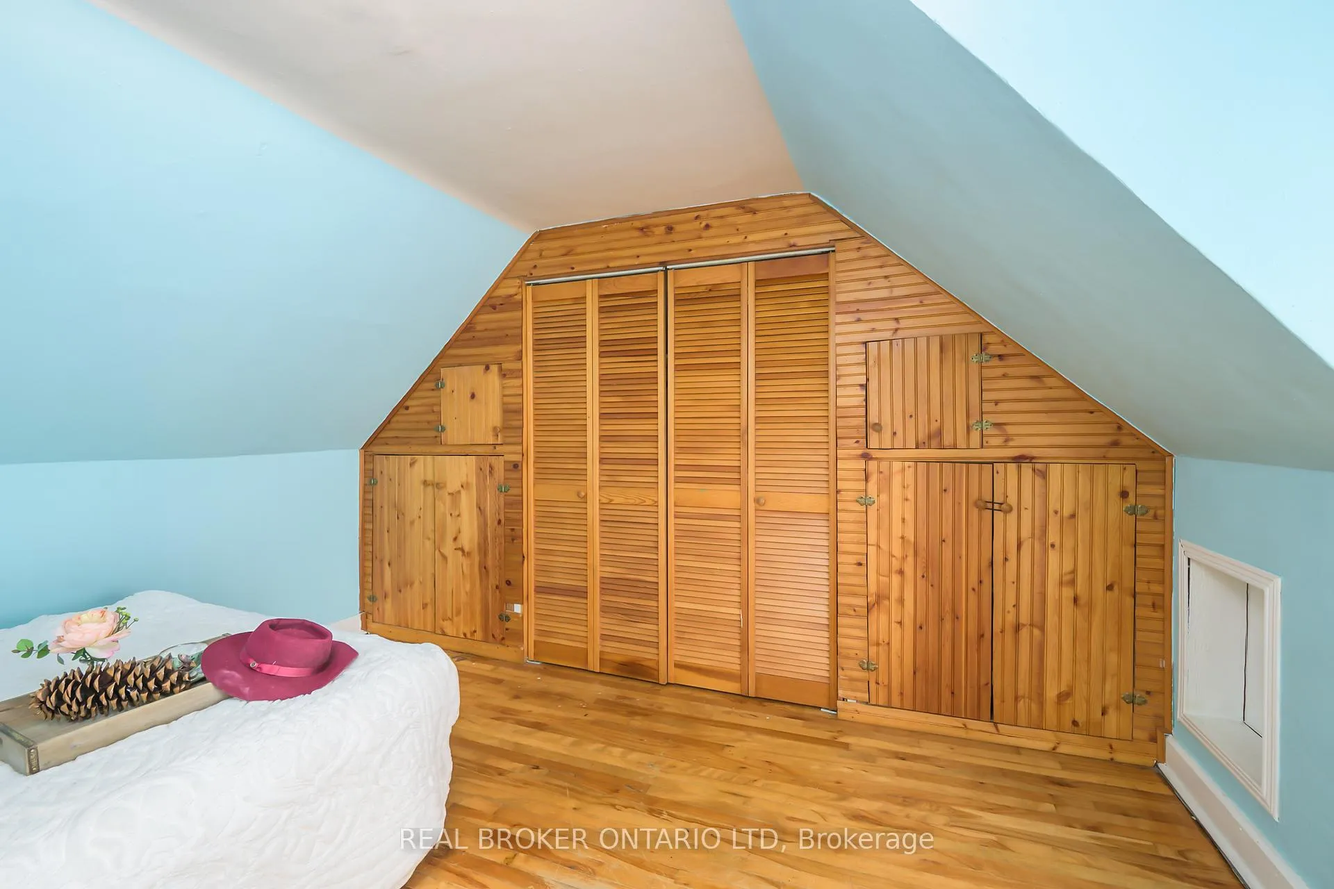 Photo 21 of 222 Ellen Street, North Middlesex, Parkhill — HOMEH