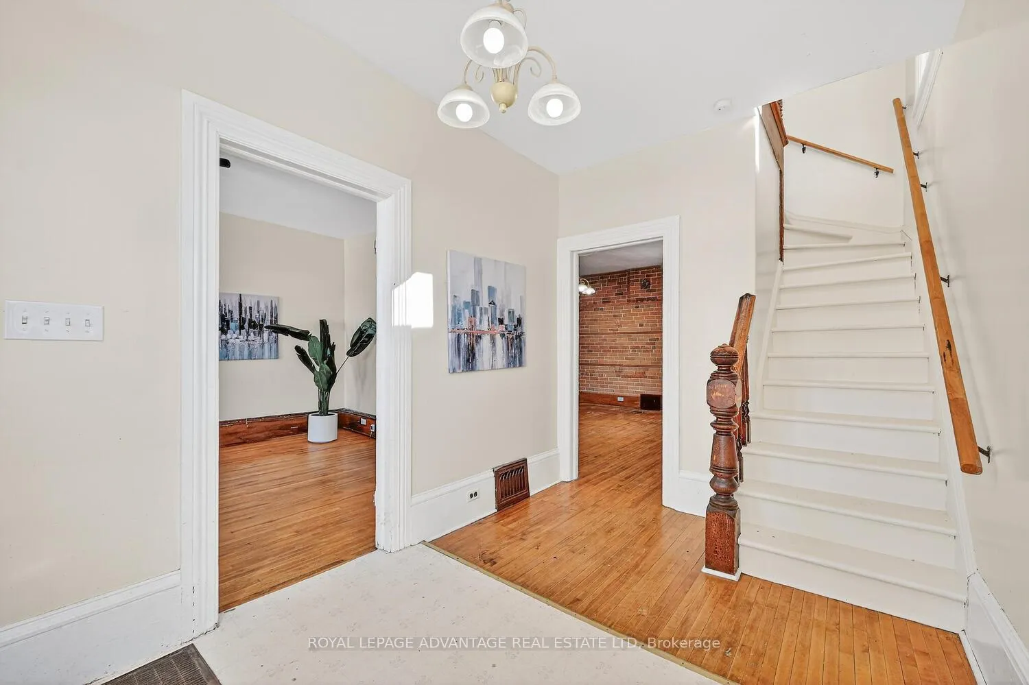 Photo 5 of 73 Russell Street E, Smiths Falls — HOMEH