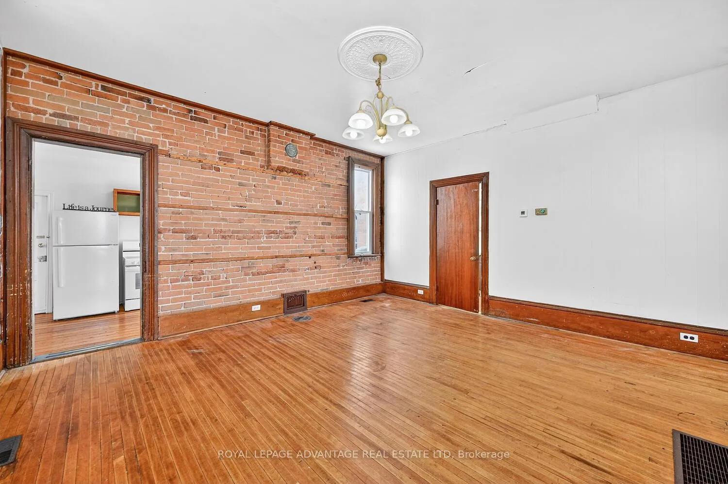 Photo 10 of 73 Russell Street E, Smiths Falls — HOMEH