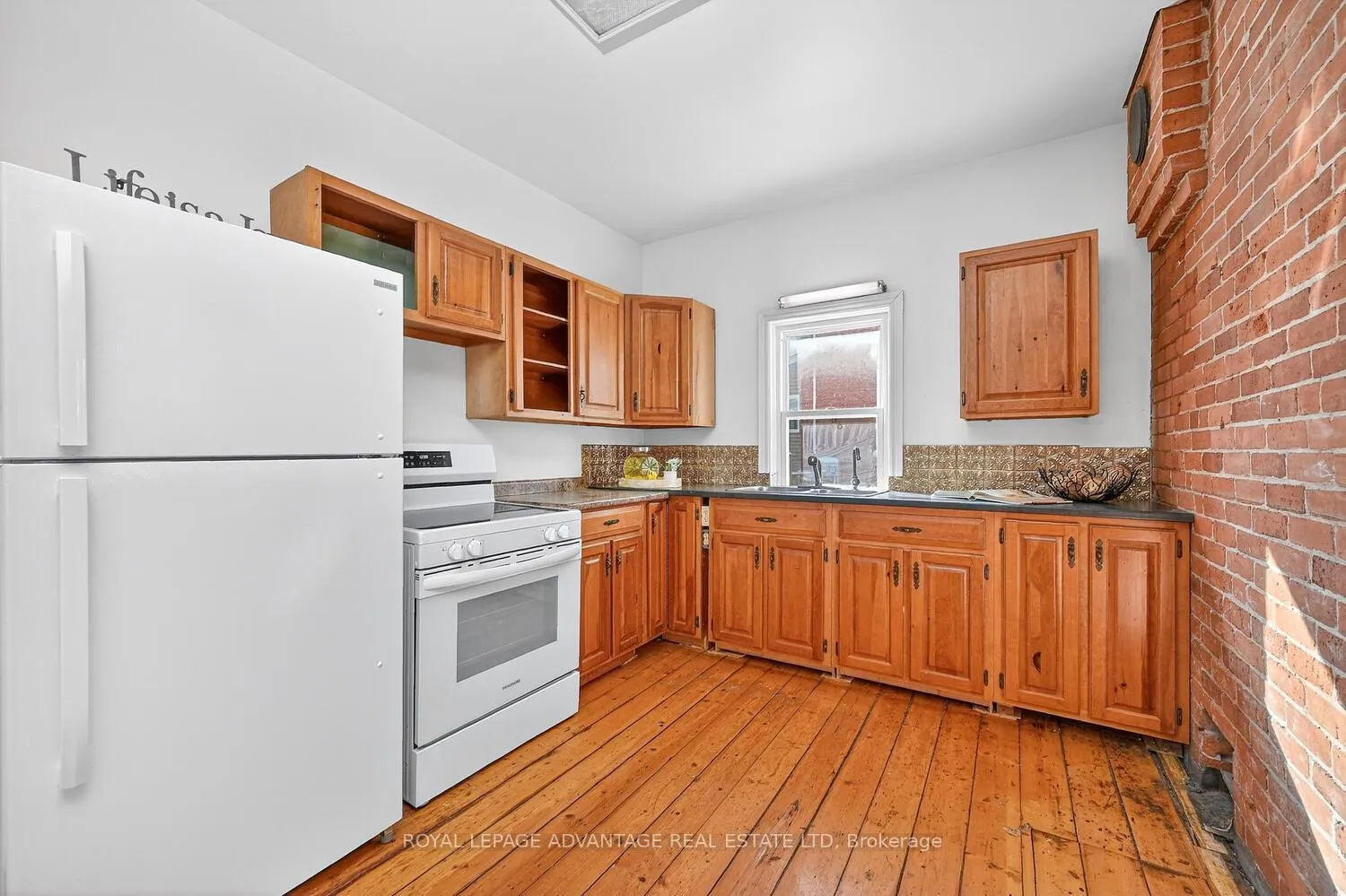 Photo 15 of 73 Russell Street E, Smiths Falls — HOMEH