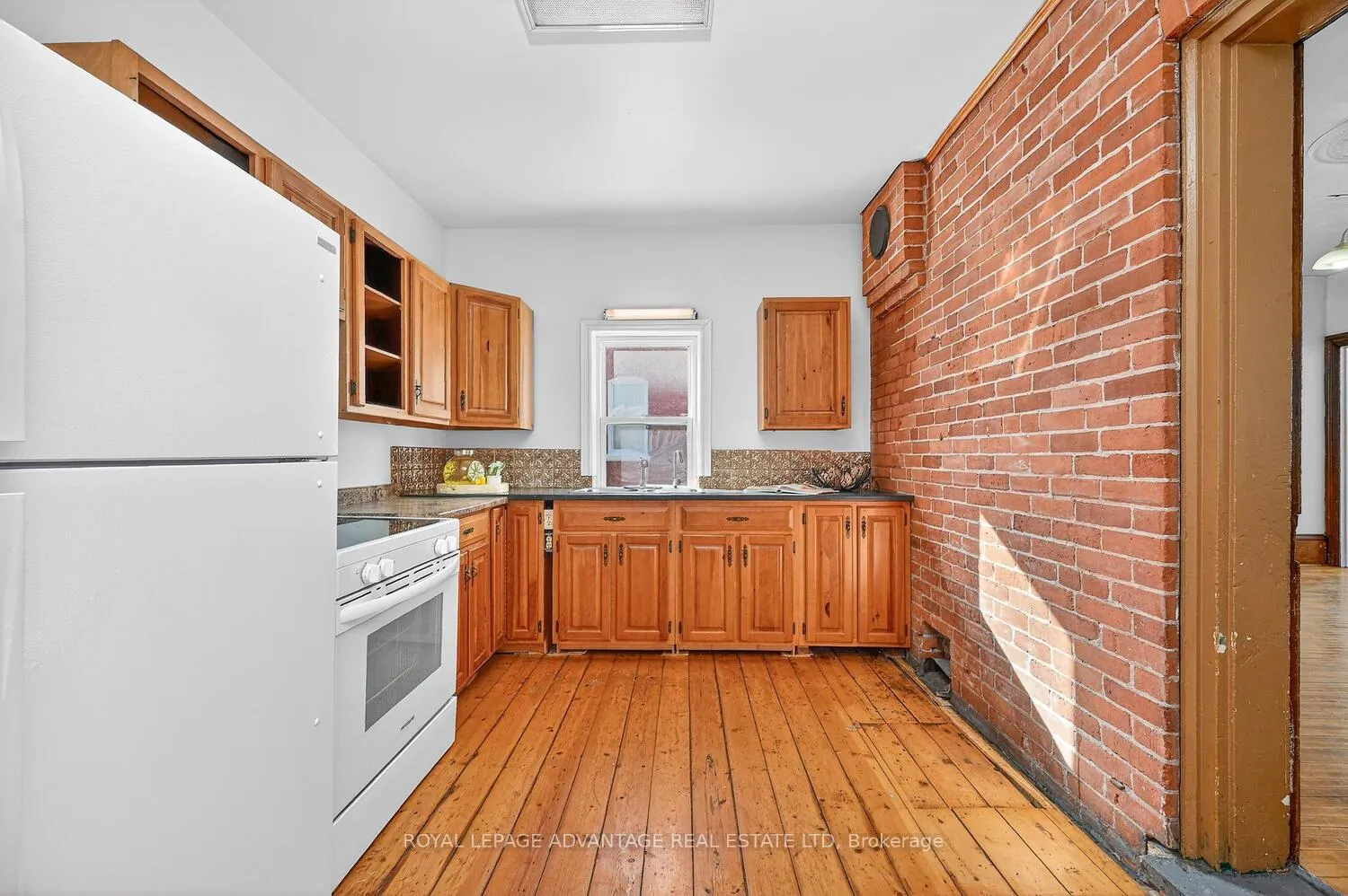 Photo 19 of 73 Russell Street E, Smiths Falls — HOMEH