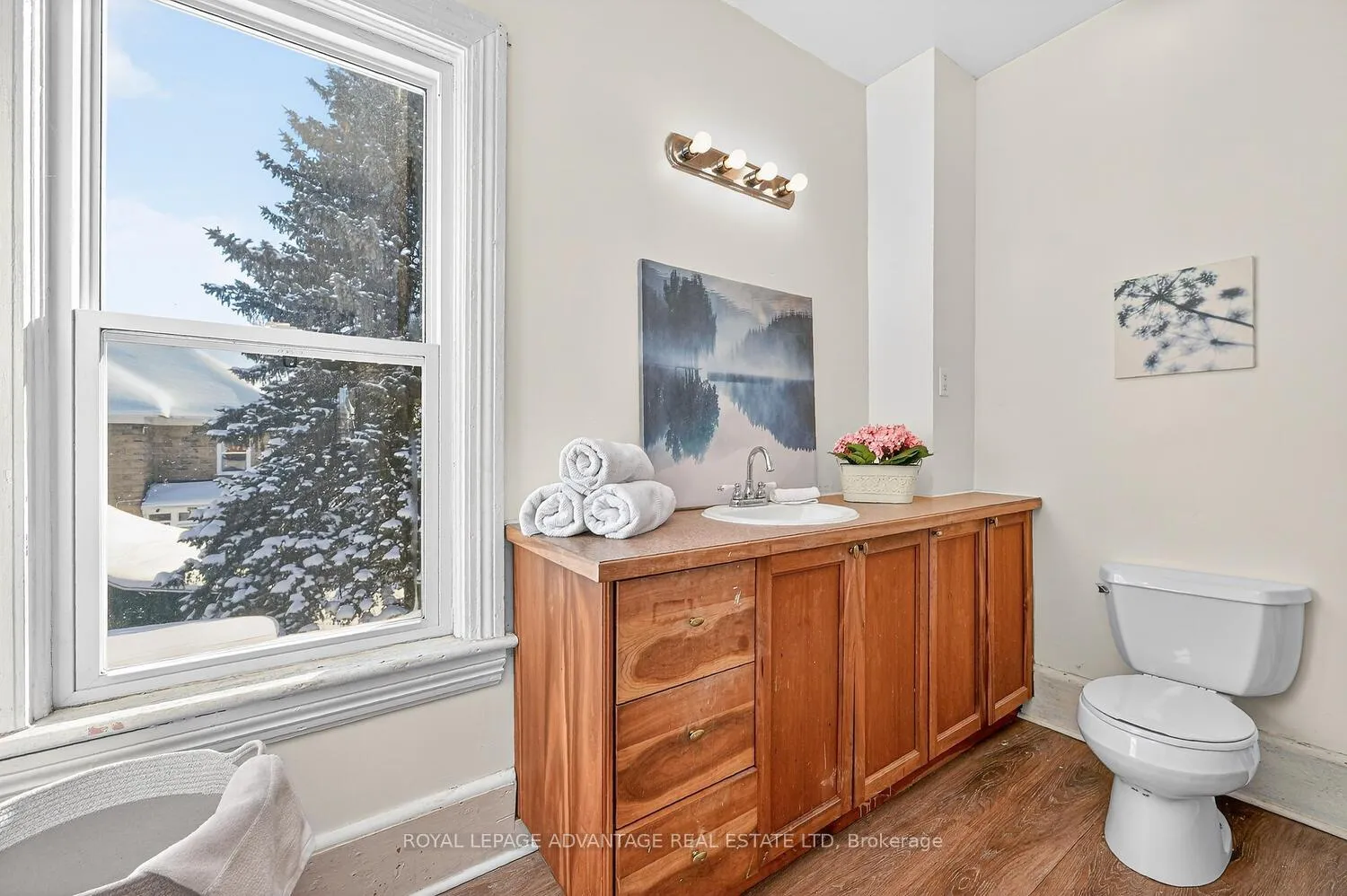 Photo 32 of 73 Russell Street E, Smiths Falls — HOMEH