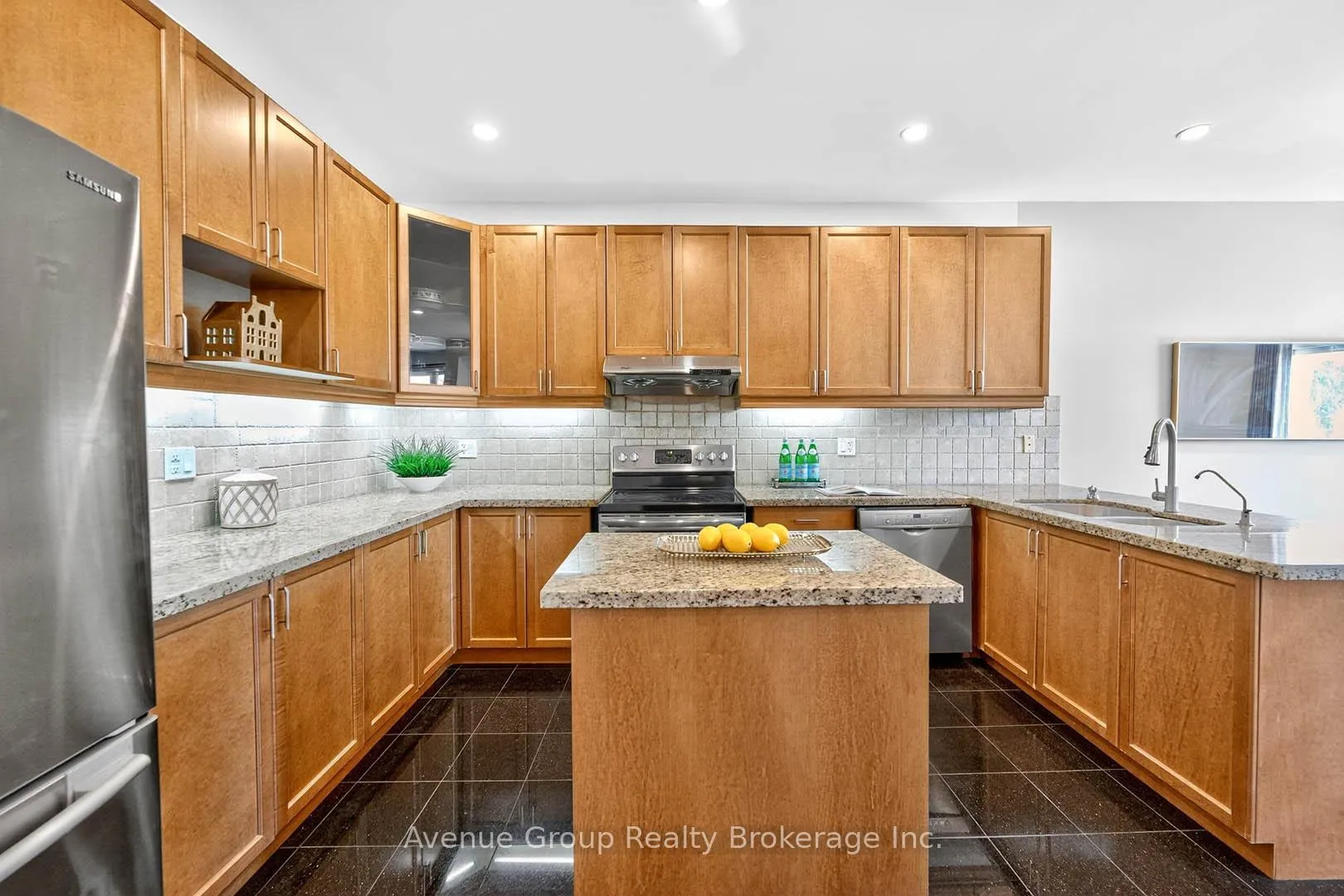 Photo 16 of 17 Adastra Crescent, Markham, Victoria Manor-Jennings Gate — HOMEH