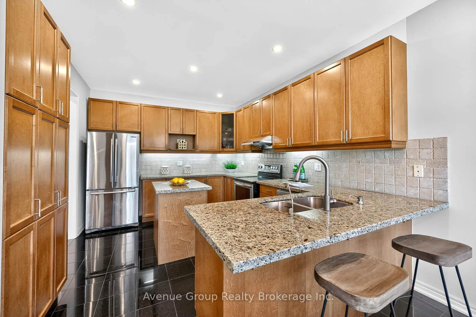 Photo 18 of 17 Adastra Crescent, Markham, Victoria Manor-Jennings Gate — HOMEH