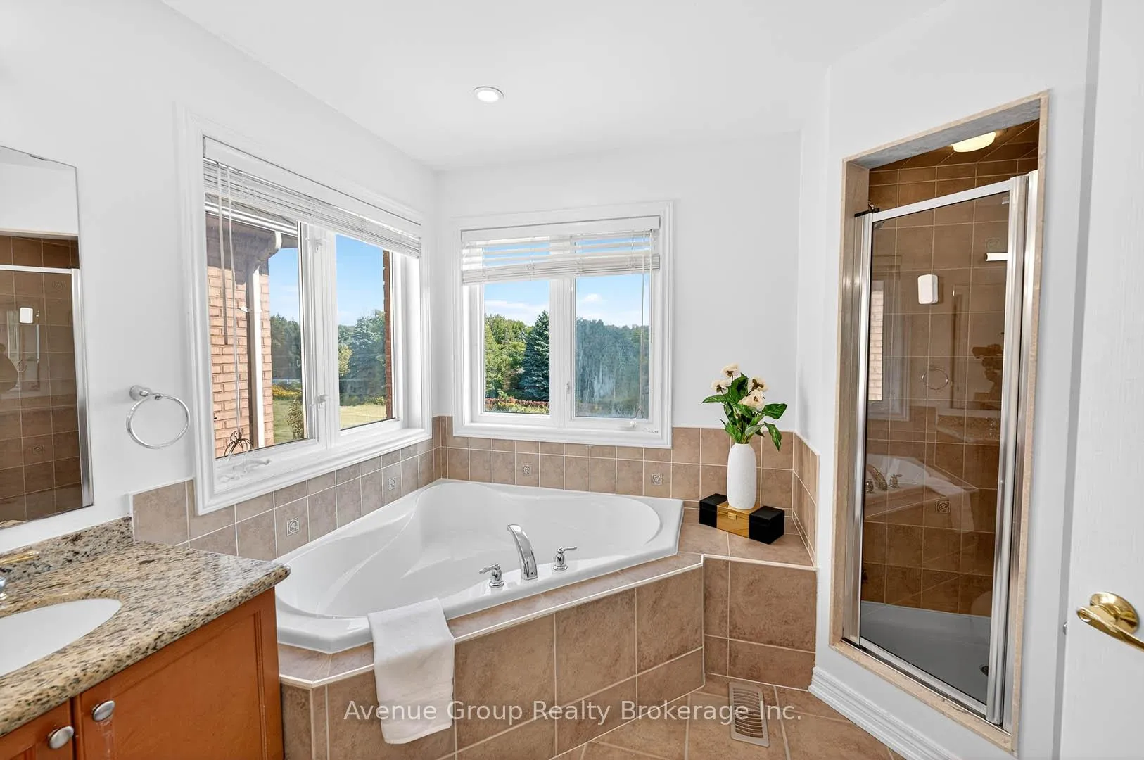 Photo 29 of 17 Adastra Crescent, Markham, Victoria Manor-Jennings Gate — HOMEH
