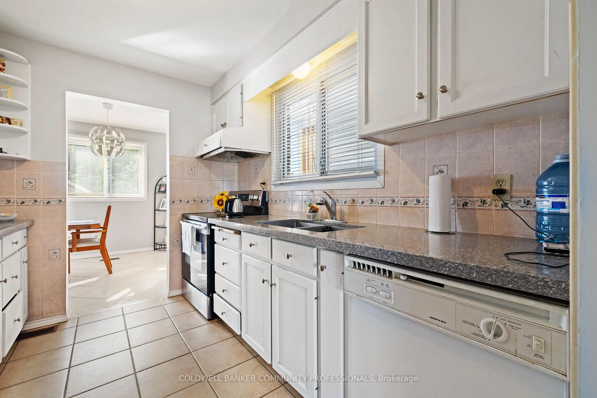 Photo 10 of 135 West Avenue N, Hamilton, Beasley — HOMEH