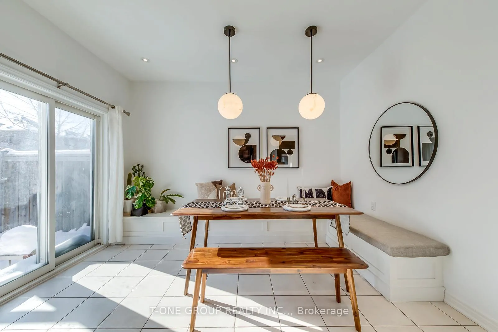 Photo 8 of 53 Lauderdale Drive, Vaughan, Patterson — HOMEH