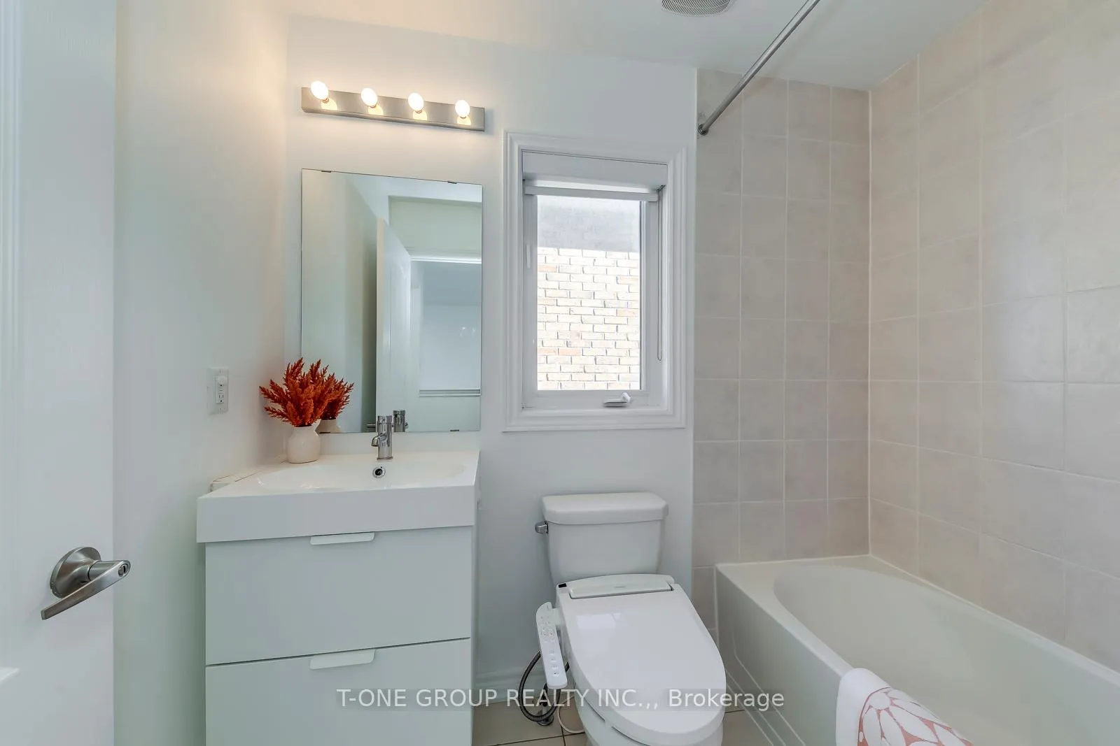Photo 20 of 53 Lauderdale Drive, Vaughan, Patterson — HOMEH