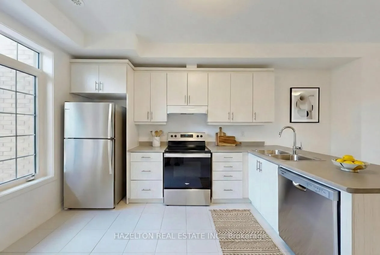 Photo 3 of 26 Calloway Way, Whitby, Downtown Whitby — HOMEH