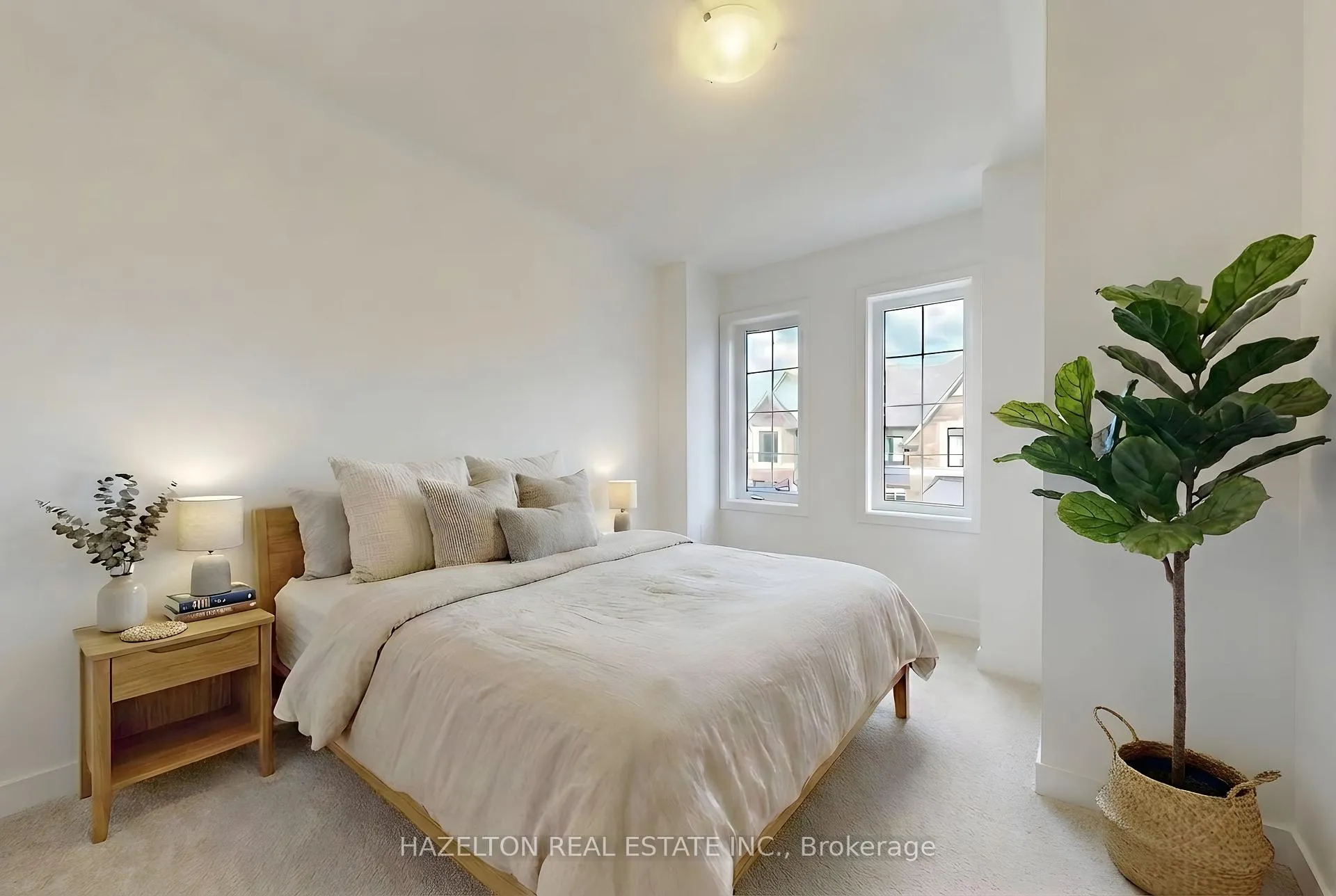 Photo 6 of 26 Calloway Way, Whitby, Downtown Whitby — HOMEH
