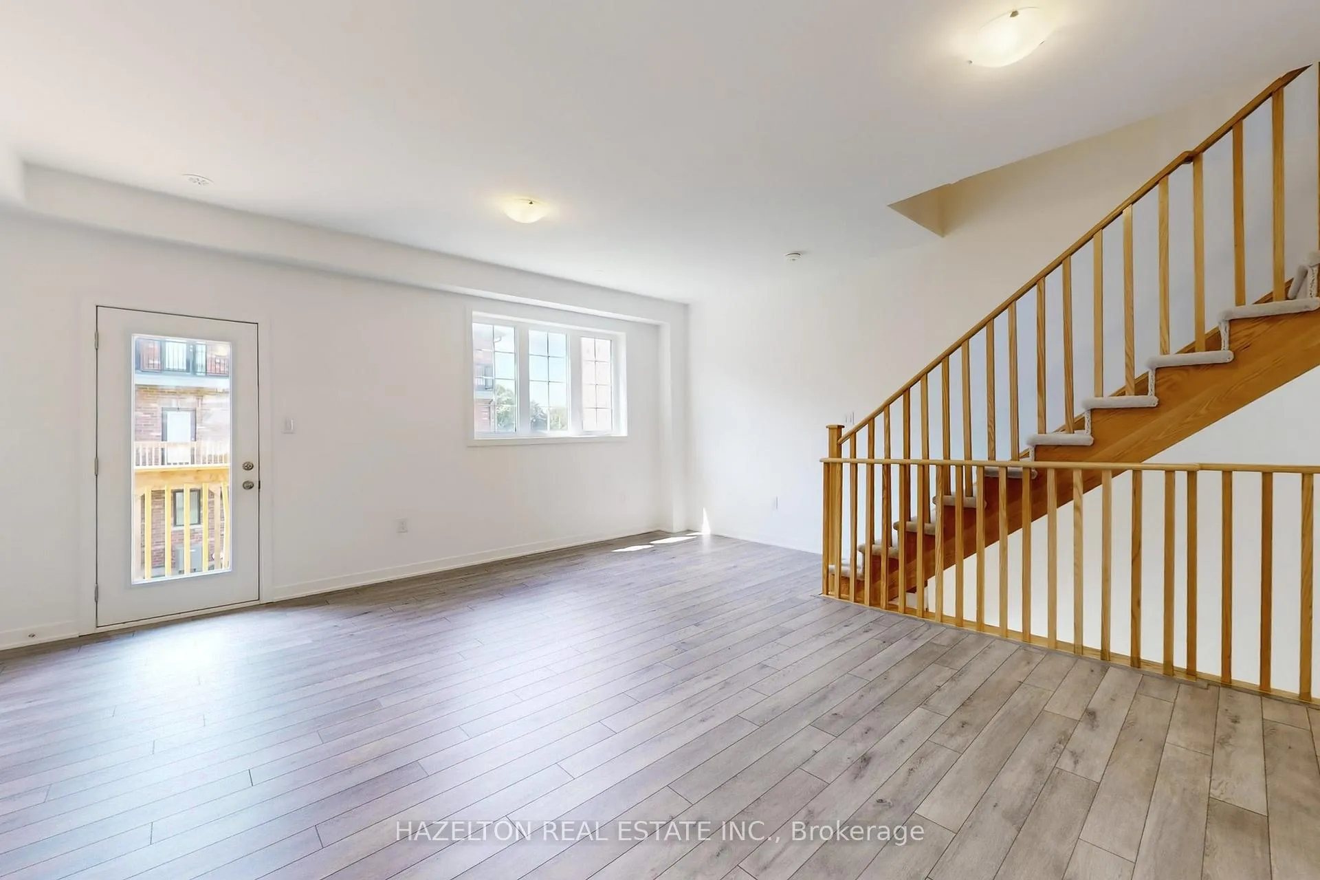 Photo 10 of 26 Calloway Way, Whitby, Downtown Whitby — HOMEH