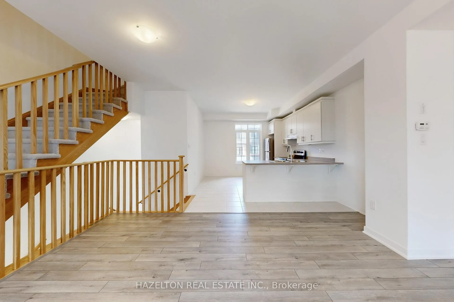Photo 12 of 26 Calloway Way, Whitby, Downtown Whitby — HOMEH