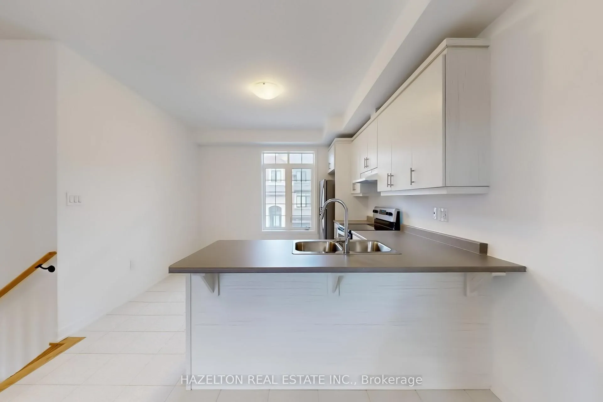 Photo 15 of 26 Calloway Way, Whitby, Downtown Whitby — HOMEH