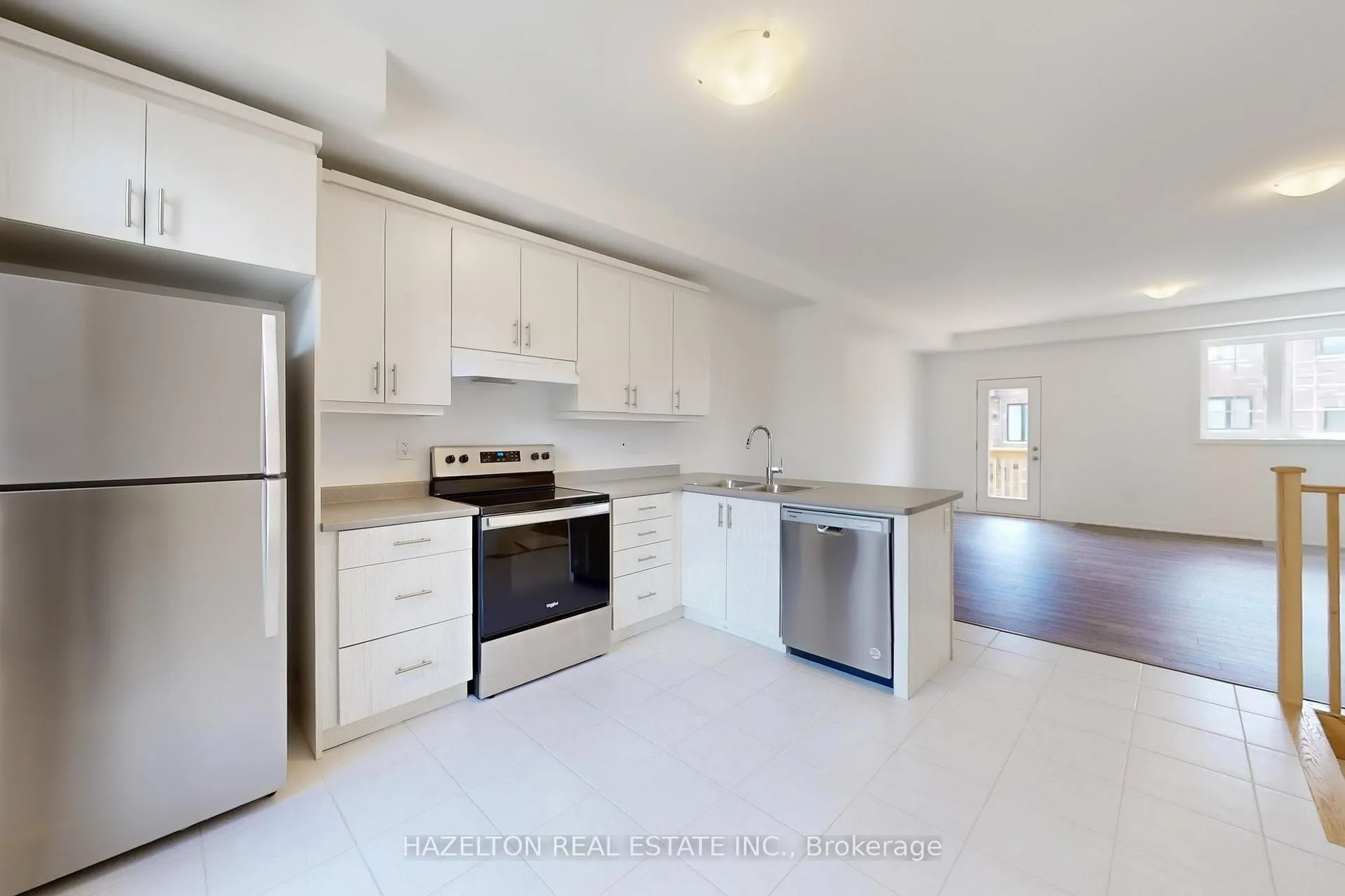 Photo 16 of 26 Calloway Way, Whitby, Downtown Whitby — HOMEH