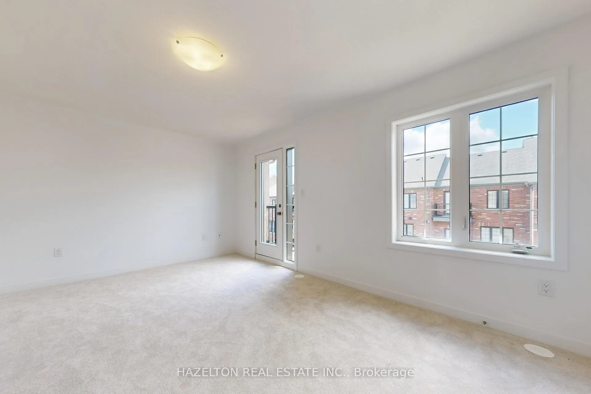 Photo 20 of 26 Calloway Way, Whitby, Downtown Whitby — HOMEH