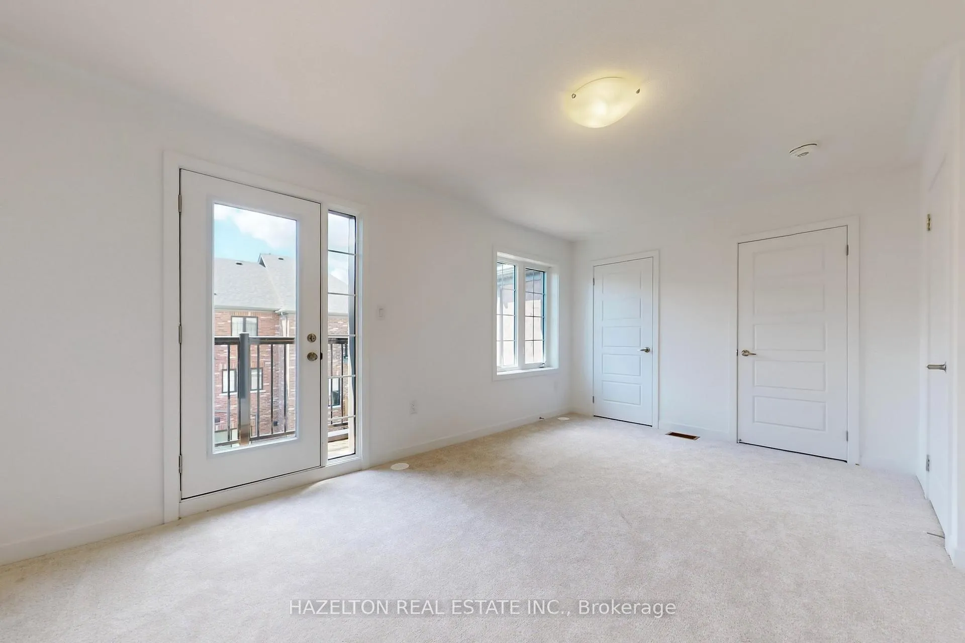 Photo 21 of 26 Calloway Way, Whitby, Downtown Whitby — HOMEH