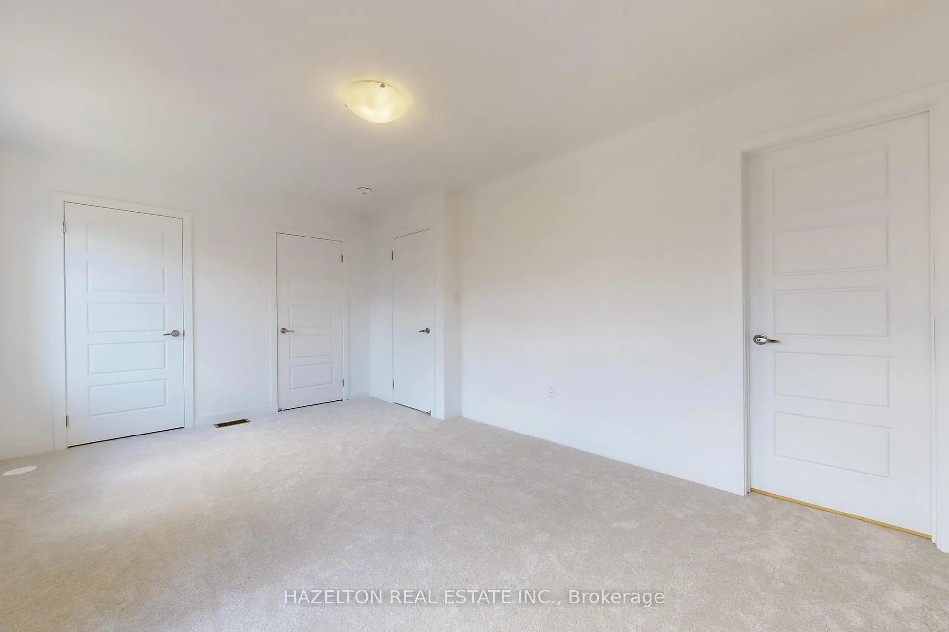 Photo 22 of 26 Calloway Way, Whitby, Downtown Whitby — HOMEH