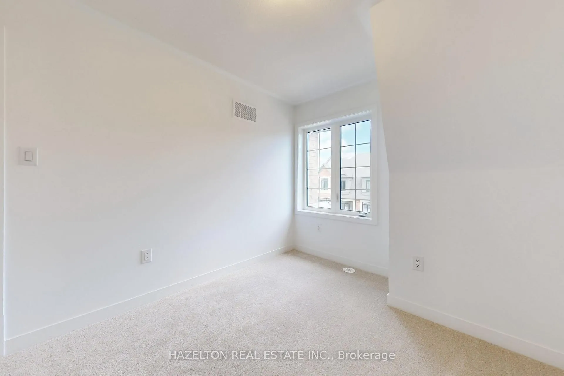 Photo 26 of 26 Calloway Way, Whitby, Downtown Whitby — HOMEH