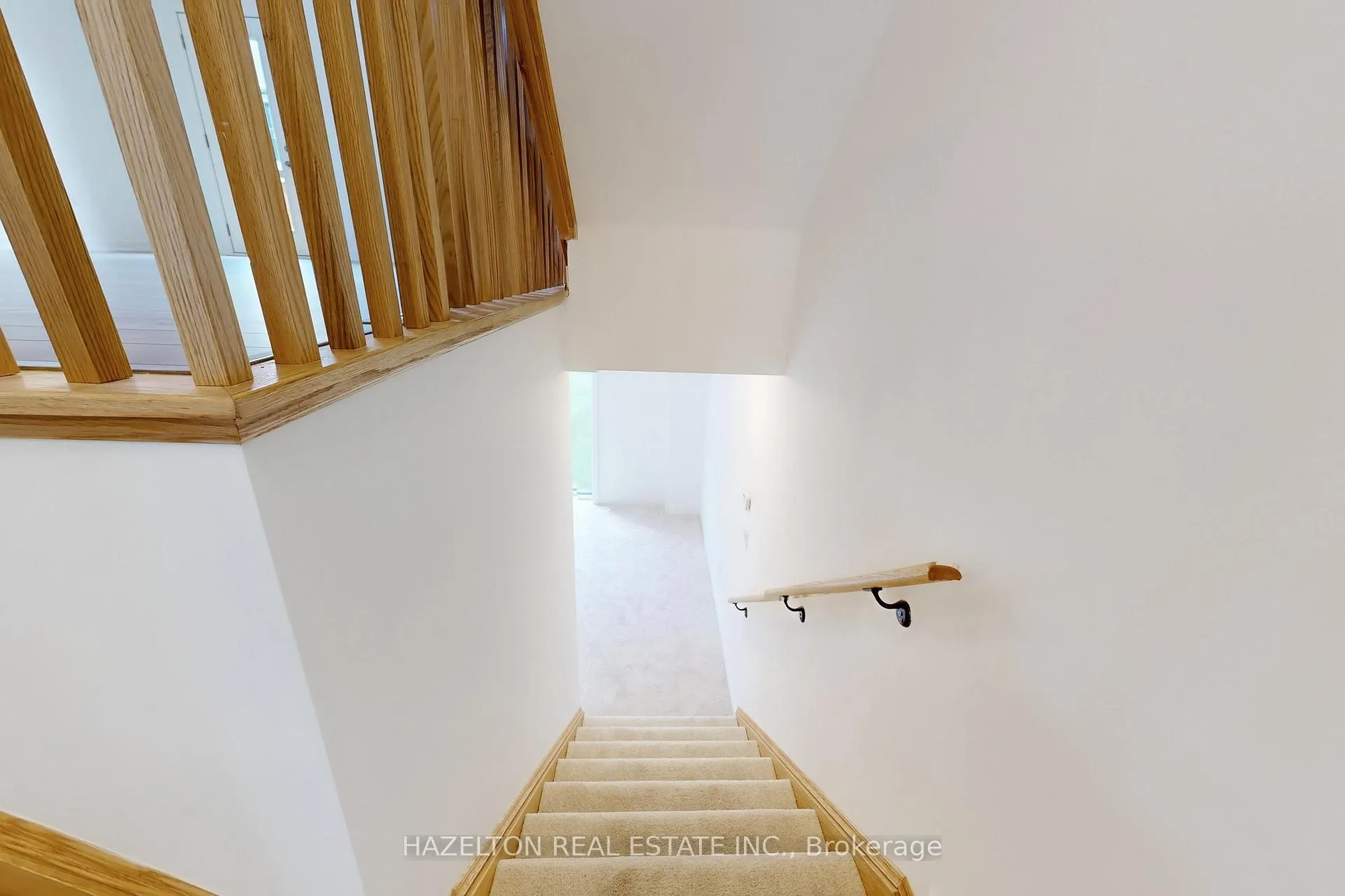 Photo 34 of 26 Calloway Way, Whitby, Downtown Whitby — HOMEH