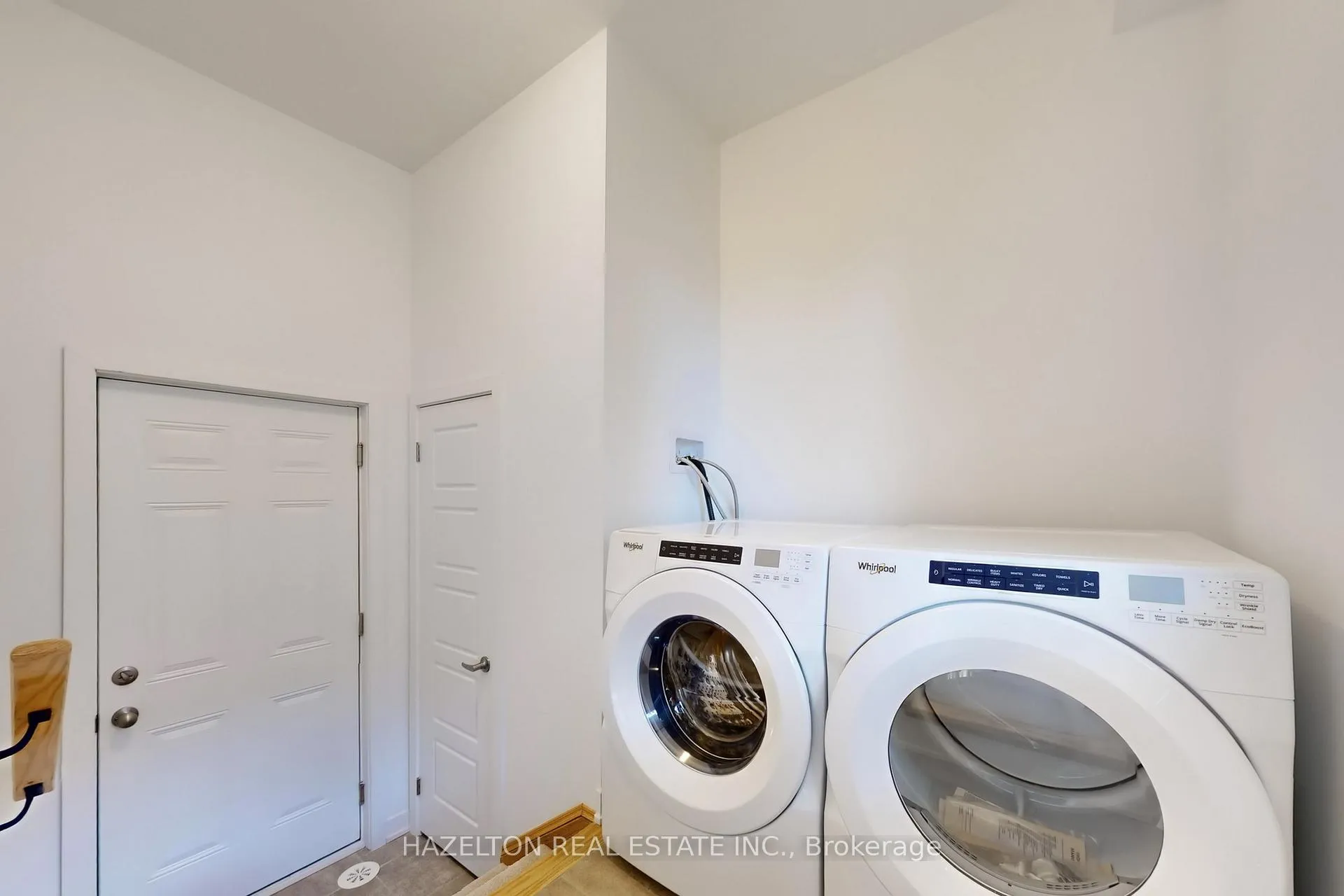 Photo 38 of 26 Calloway Way, Whitby, Downtown Whitby — HOMEH