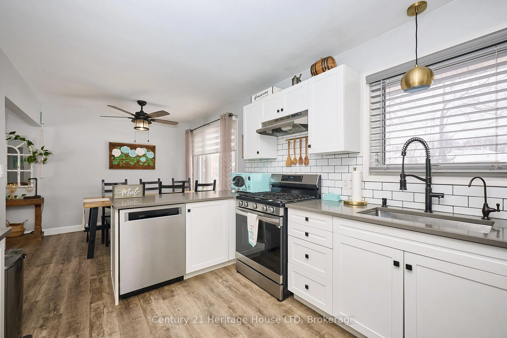 Photo 9 of 8845 Banting Avenue, Niagara Falls, Chippawa — HOMEH