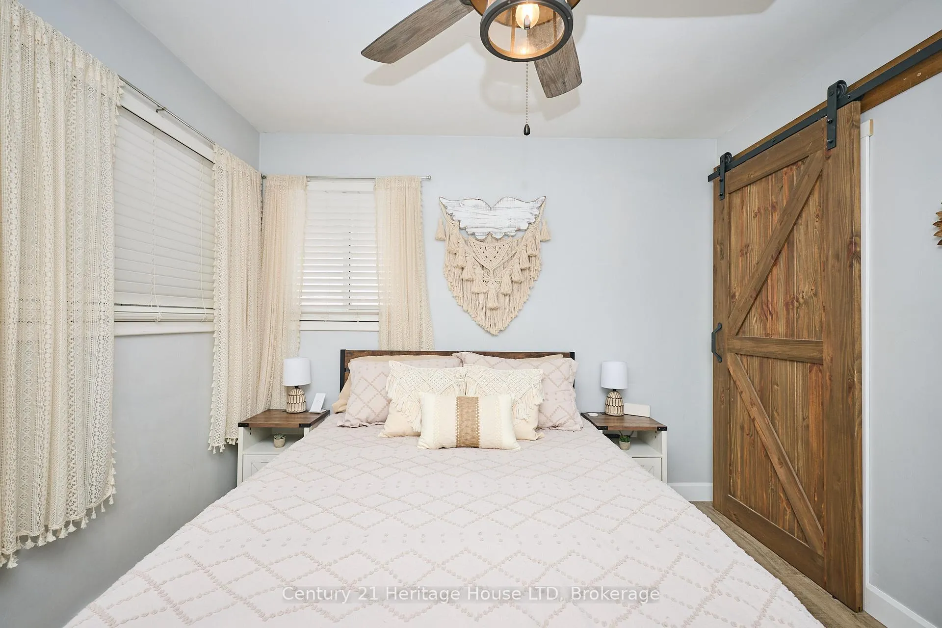 Photo 11 of 8845 Banting Avenue, Niagara Falls, Chippawa — HOMEH