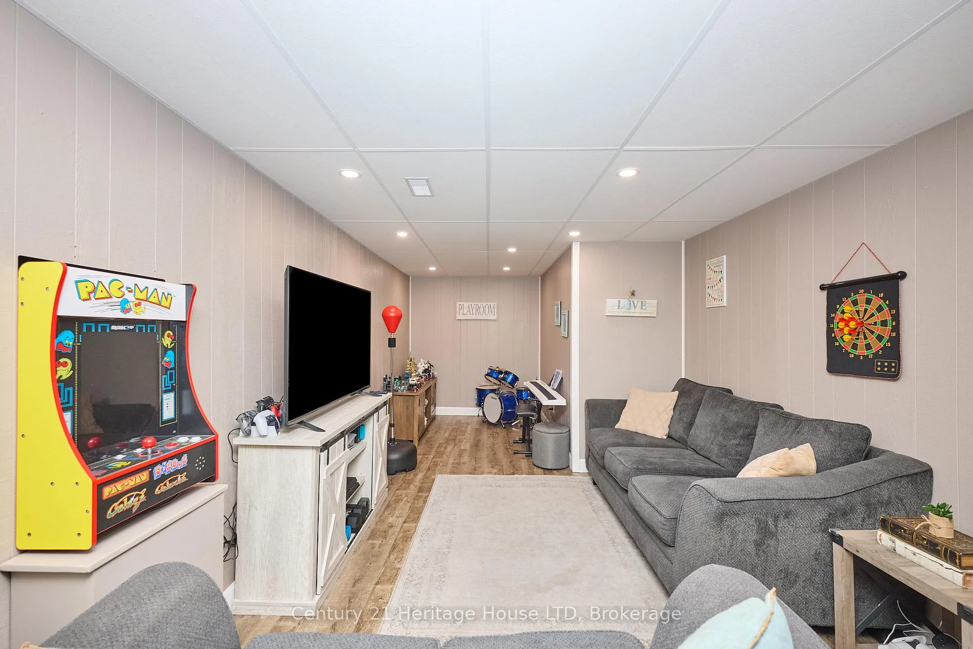 Photo 19 of 8845 Banting Avenue, Niagara Falls, Chippawa — HOMEH