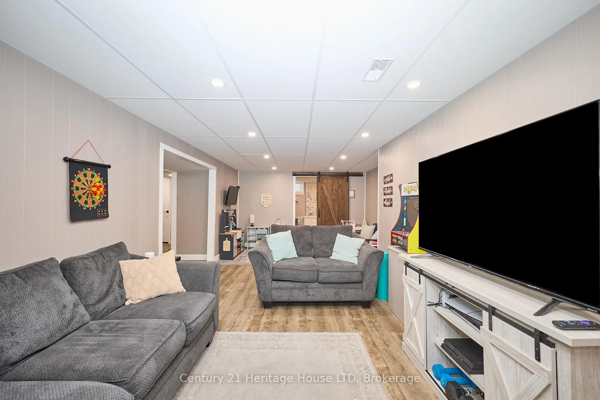 Photo 20 of 8845 Banting Avenue, Niagara Falls, Chippawa — HOMEH