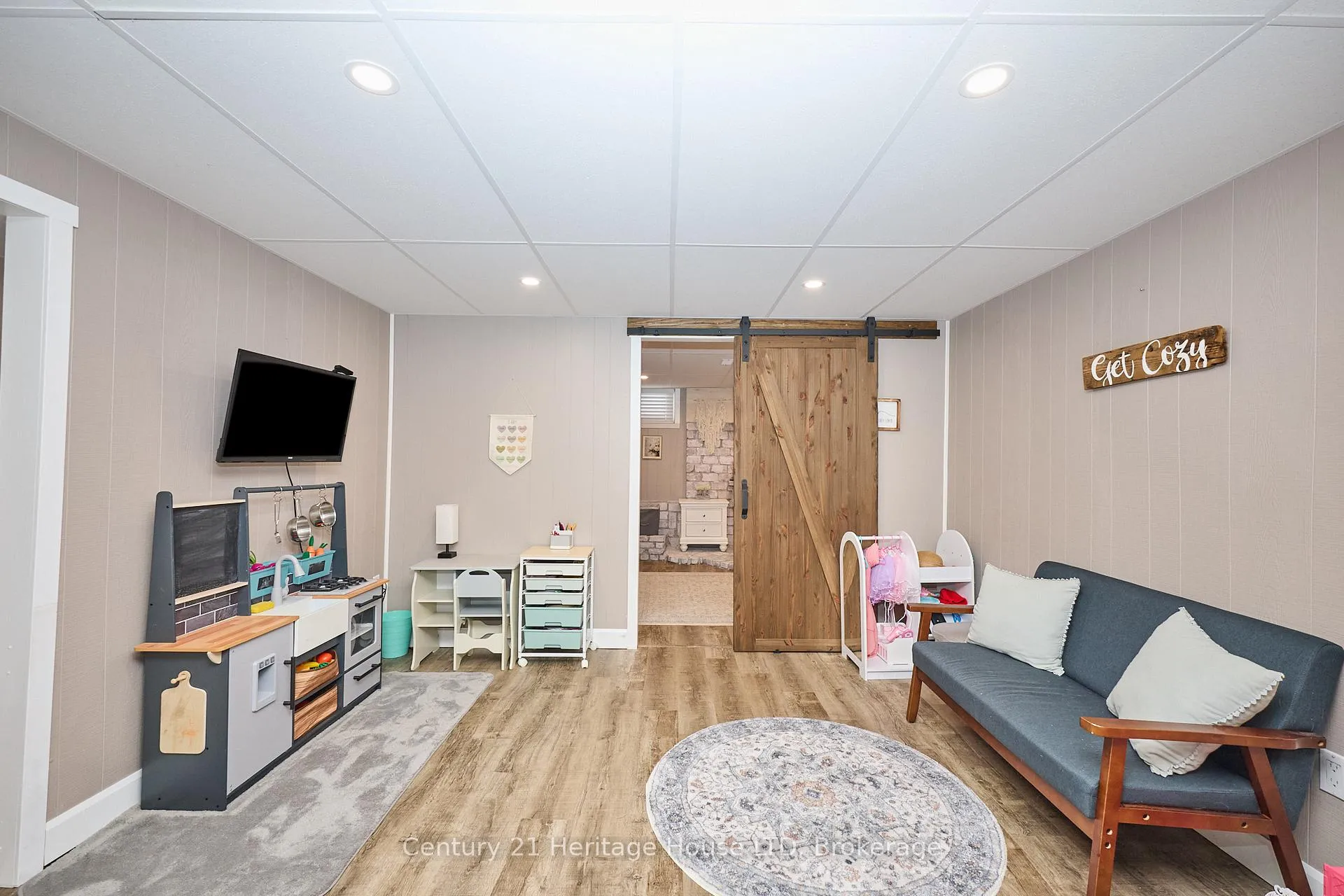 Photo 23 of 8845 Banting Avenue, Niagara Falls, Chippawa — HOMEH