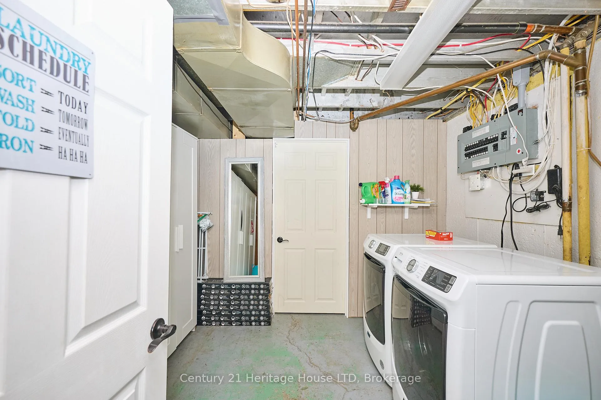 Photo 29 of 8845 Banting Avenue, Niagara Falls, Chippawa — HOMEH