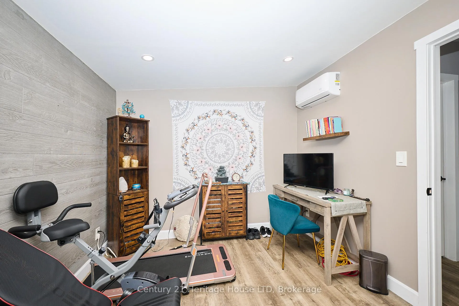 Photo 31 of 8845 Banting Avenue, Niagara Falls, Chippawa — HOMEH