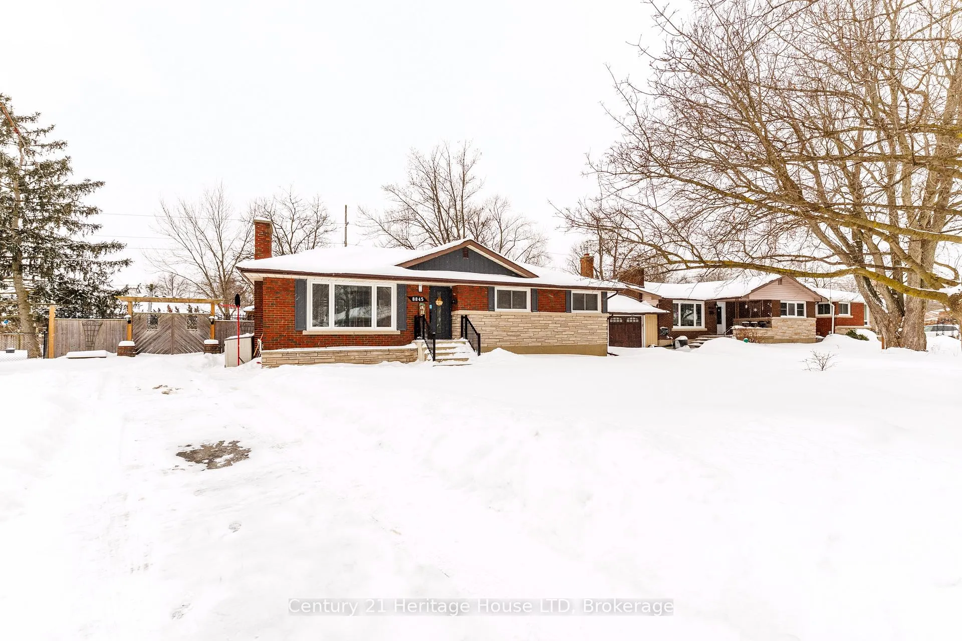 Photo 35 of 8845 Banting Avenue, Niagara Falls, Chippawa — HOMEH