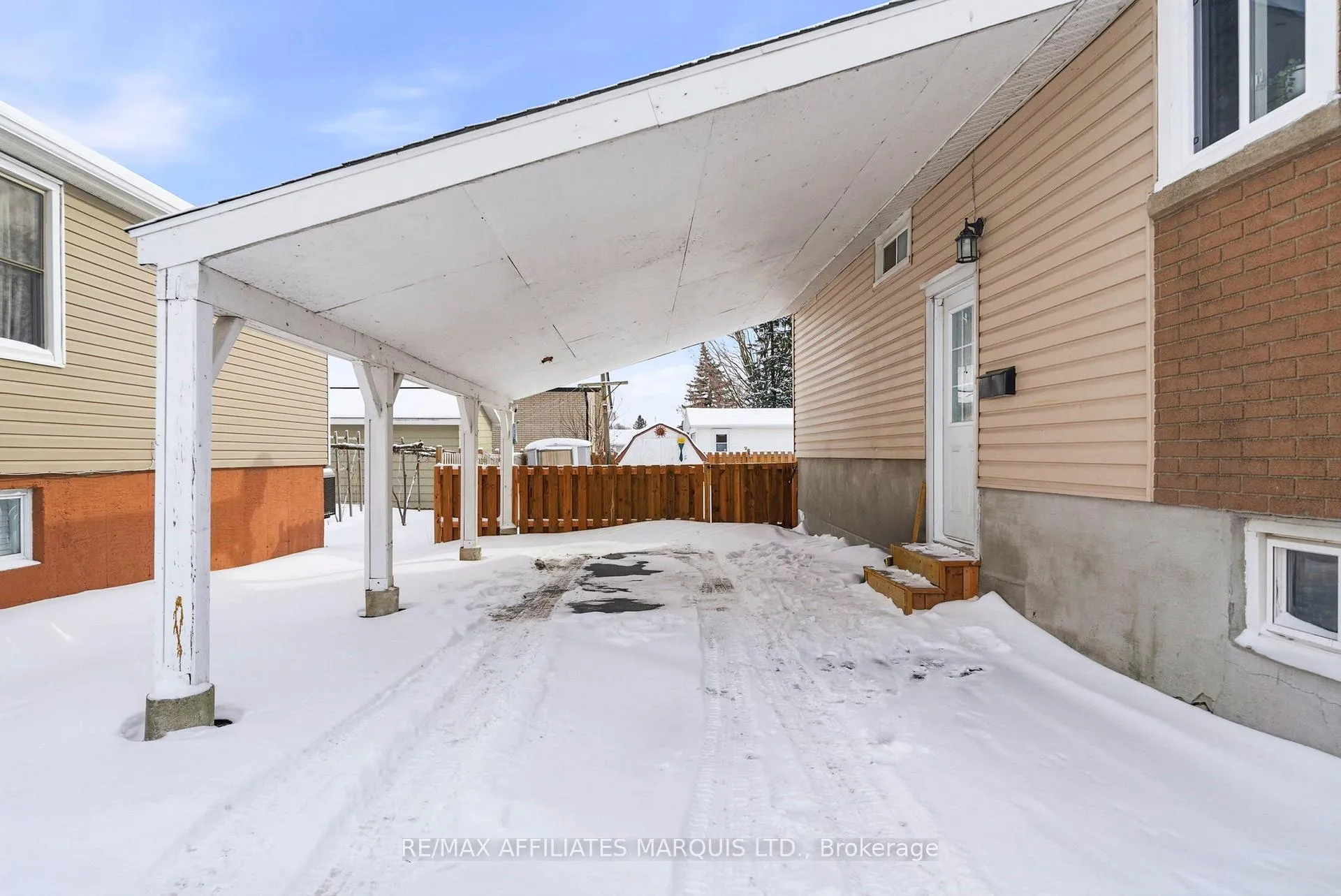 Photo 20 of 605 Twelfth Street E, Cornwall — HOMEH