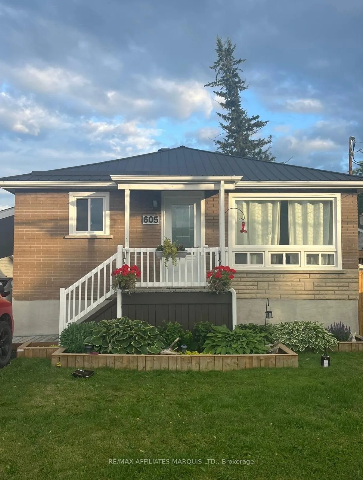 Photo 21 of 605 Twelfth Street E, Cornwall — HOMEH