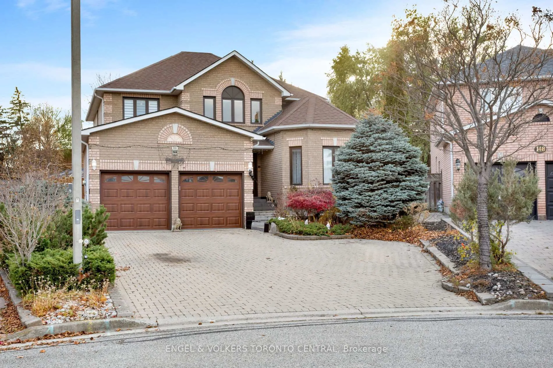 Photo 1 of 144 Claremont Lane, Vaughan, West Woodbridge — HOMEH